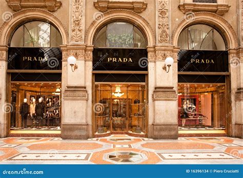 prada outlet milan